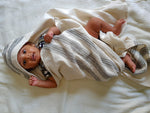 Debre Mark'os baby towel – white with grey details, handwoven. Debre Mark'os Baby-Handtuch – weiß mit grauen Details, handgewebt.